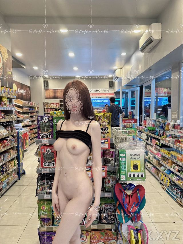 [53V+155P/418MB]RenXing@ArthurRen00 - 顶级九头身御姐 超级大胆爱露出的反差婊 公共场合人前M腿露出自慰